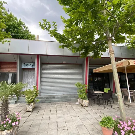 Ramo's Charming With Sunlit Veranda - 2nd Apartment *