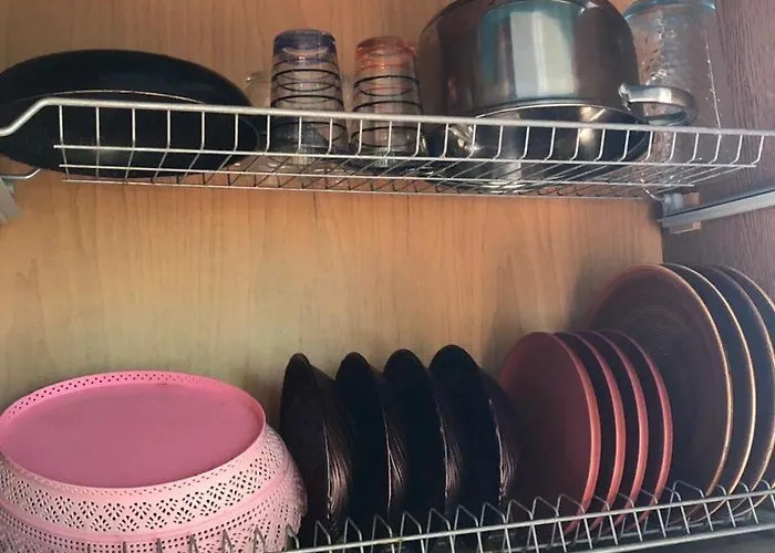 Ramo's Charming With Sunlit Veranda - 2nd Apartment *