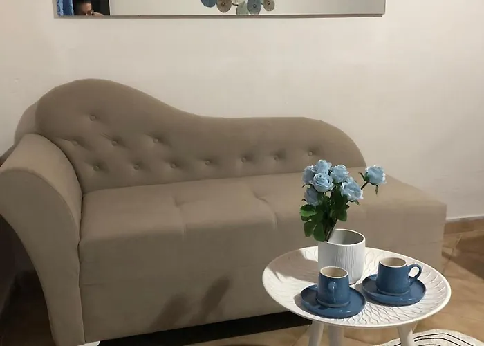 Apartment Ramo's Charming With Sunlit Veranda - 2nd Vlore