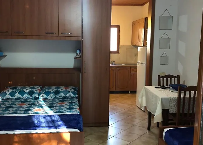 Apartment Ramo's Charming With Sunlit Veranda - 2nd Vlore