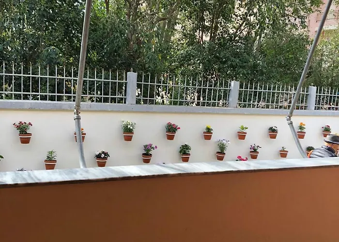 Ramo's Charming With Sunlit Veranda - 2nd Apartment