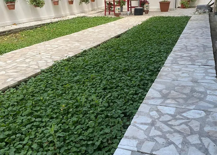 Ramo's Charming With Sunlit Veranda - 2nd Apartment