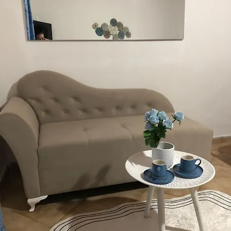 Apartment Ramo's Charming With Sunlit Veranda - 2nd Vlore