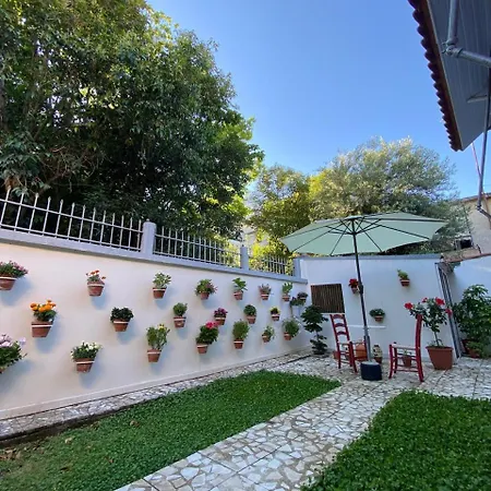 Ramo's Charming With Sunlit Veranda - 2nd