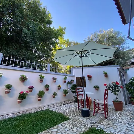 Apartamento Ramo's Charming With Sunlit Veranda - 2nd *