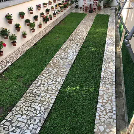 Apartment Ramo's Charming With Sunlit Veranda - 2nd Vlore