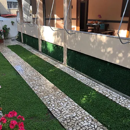 Ramo's Charming With Sunlit Veranda - 2nd Apartamento