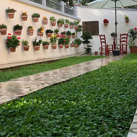 Ramo's Charming With Sunlit Veranda - 2nd