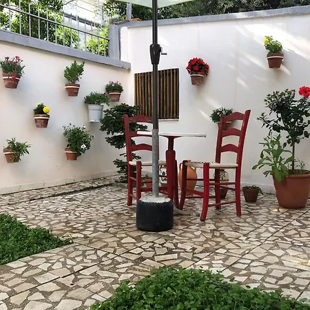 Ramo's Charming With Sunlit Veranda - 2nd Vlorë