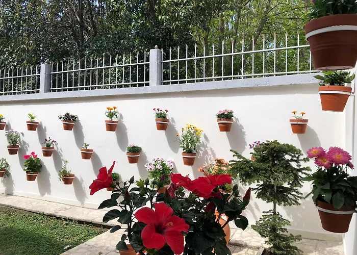 Ramo's Charming With Sunlit Veranda - 2nd Vlorë