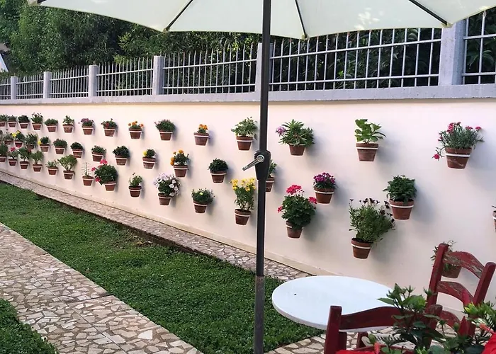 Apartamento Ramo's Charming With Sunlit Veranda - 2nd *